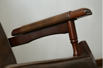 和製ヴィンテージ　東洋ファニチャー(TOYO FURNITURE)　ビニールレザー　折り畳み式フットレストが付いたロッキングチェア　(R-085340)