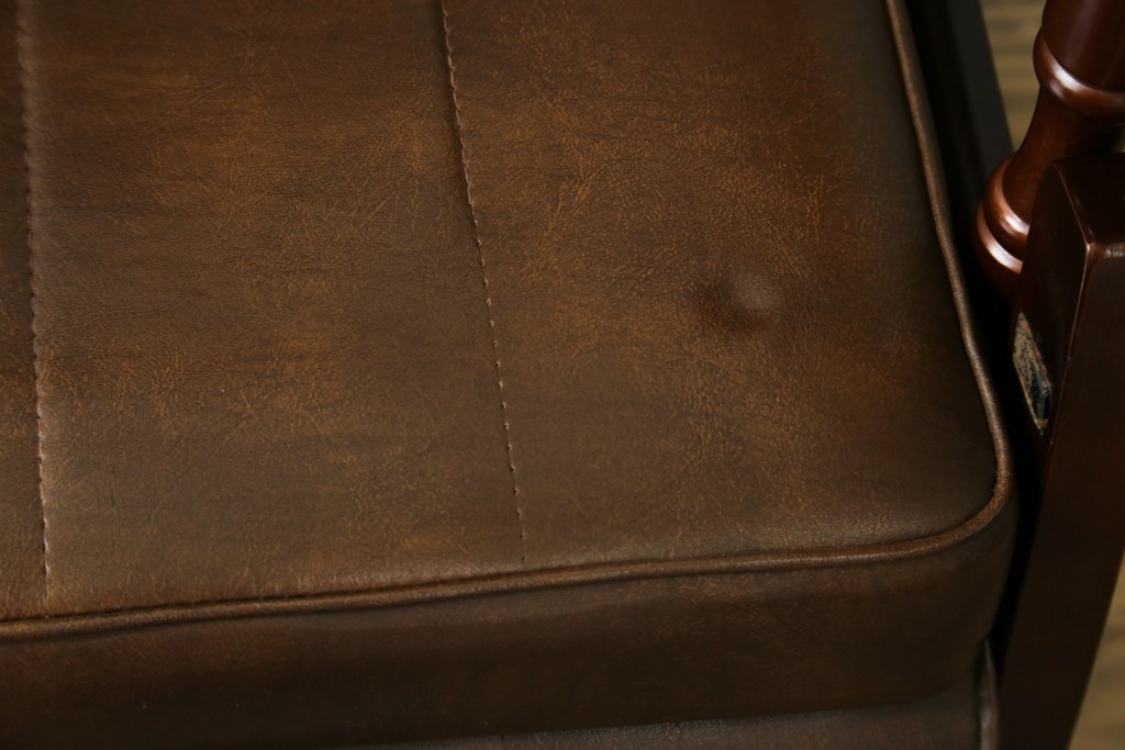 和製ヴィンテージ　東洋ファニチャー(TOYO FURNITURE)　ビニールレザー　折り畳み式フットレストが付いたロッキングチェア　(R-085340)