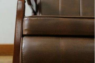 和製ヴィンテージ　東洋ファニチャー(TOYO FURNITURE)　ビニールレザー　折り畳み式フットレストが付いたロッキングチェア　(R-085340)