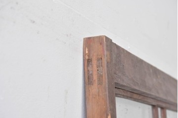 アンティーク建具　ペイント仕上げ限定　大正ロマンの趣を感じる桟入りガラスの扉1枚　(R-085341)