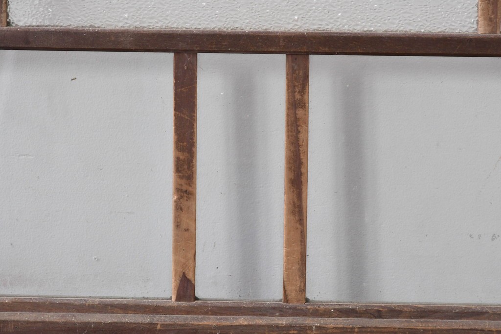 アンティーク建具　ペイント仕上げ限定　大正ロマンの趣を感じる桟入りガラスの扉1枚　(R-085341)