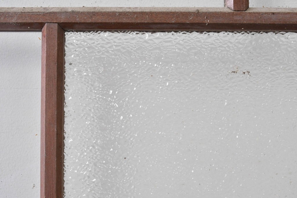 アンティーク建具　ペイント仕上げ限定　大正ロマンの趣を感じる桟入りガラスの扉1枚　(R-085341)