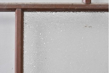 アンティーク建具　ペイント仕上げ限定　大正ロマンの趣を感じる桟入りガラスの扉1枚　(R-085341)