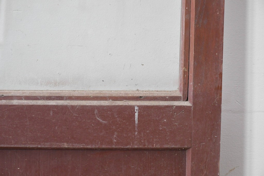 アンティーク建具　ペイント仕上げ限定　大正ロマンの趣を感じる桟入りガラスの扉1枚　(R-085341)