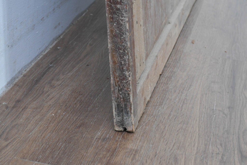 アンティーク建具　ペイント仕上げ限定　大正ロマン薫る桟入りガラス戸1枚　(R-085343)