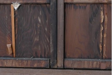 アンティーク建具　経年変化で味わいを増した木味が魅力のガラス窓2枚セット　(R-085345)