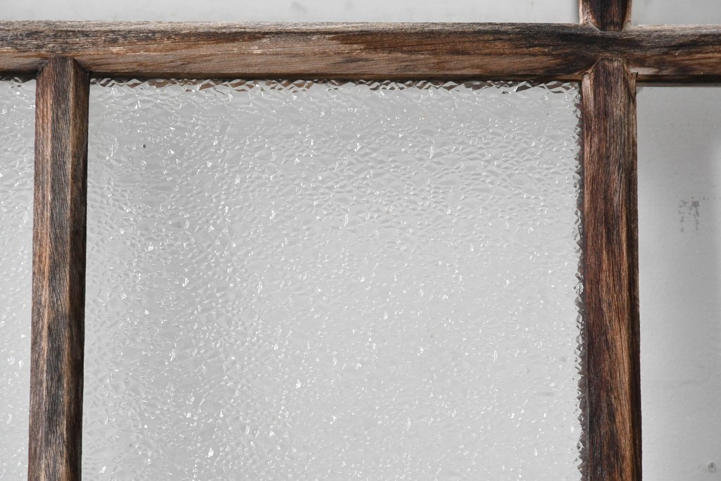 アンティーク建具　経年変化で味わいを増した木味が魅力のガラス窓2枚セット　(R-085345)