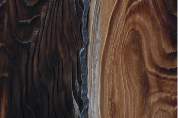 アンティーク建具　経年変化で味わいを増した木味が魅力のガラス窓2枚セット　(R-085345)