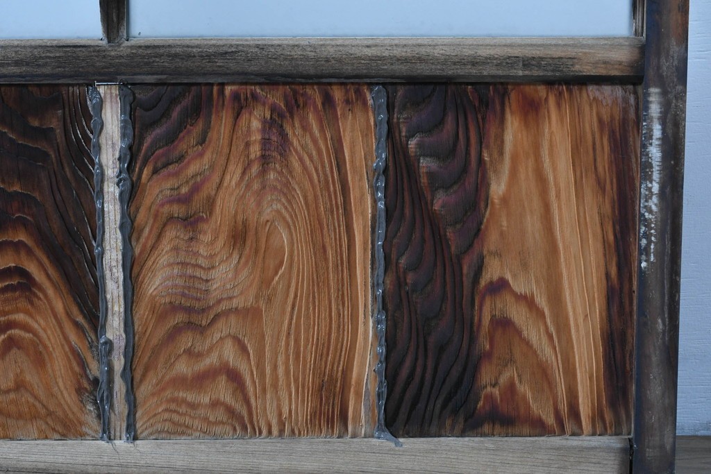 アンティーク建具　経年変化で味わいを増した木味が魅力のガラス窓2枚セット　(R-085345)