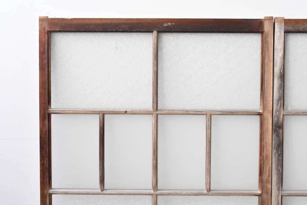 アンティーク建具　素朴な木味が魅力のガラス窓2枚セット　(R-085346)