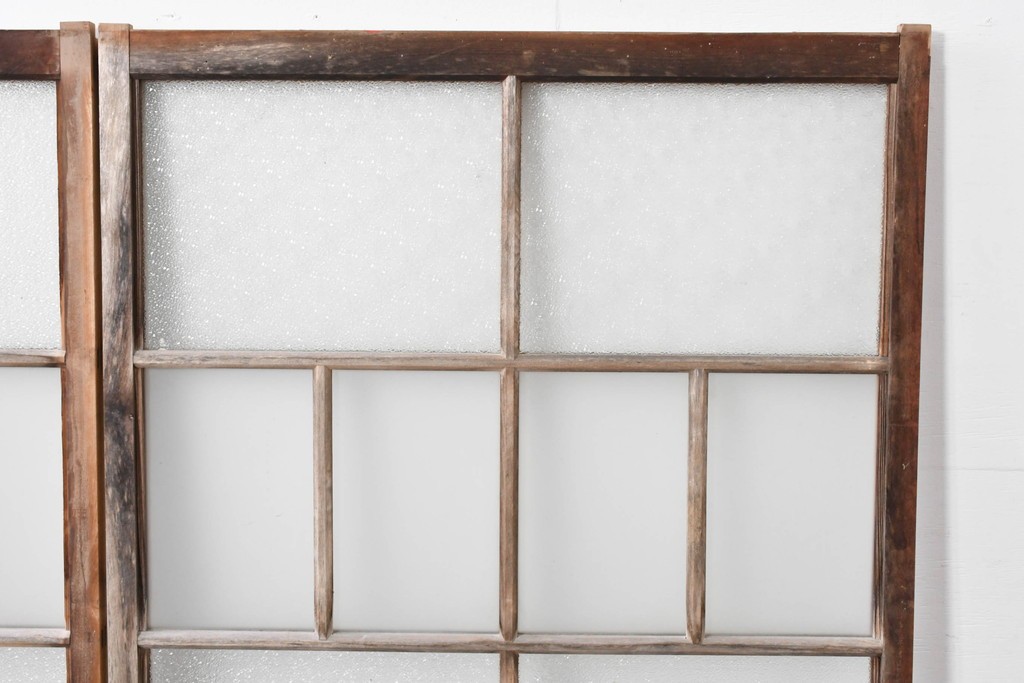 アンティーク建具　素朴な木味が魅力のガラス窓2枚セット　(R-085346)