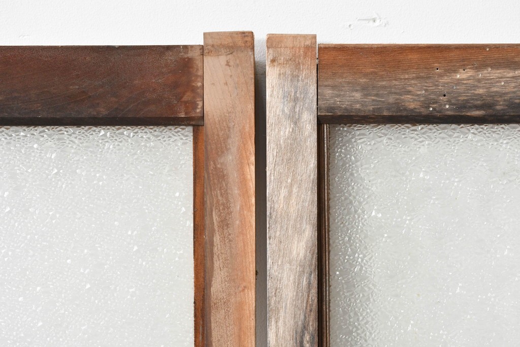 アンティーク建具　素朴な木味が魅力のガラス窓2枚セット　(R-085346)