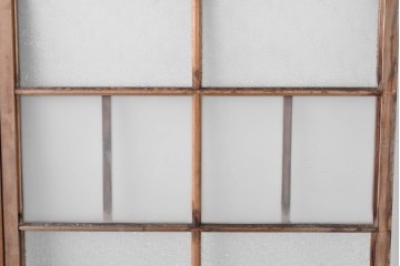 アンティーク建具　素朴な木味が魅力のガラス窓2枚セット　(R-085346)