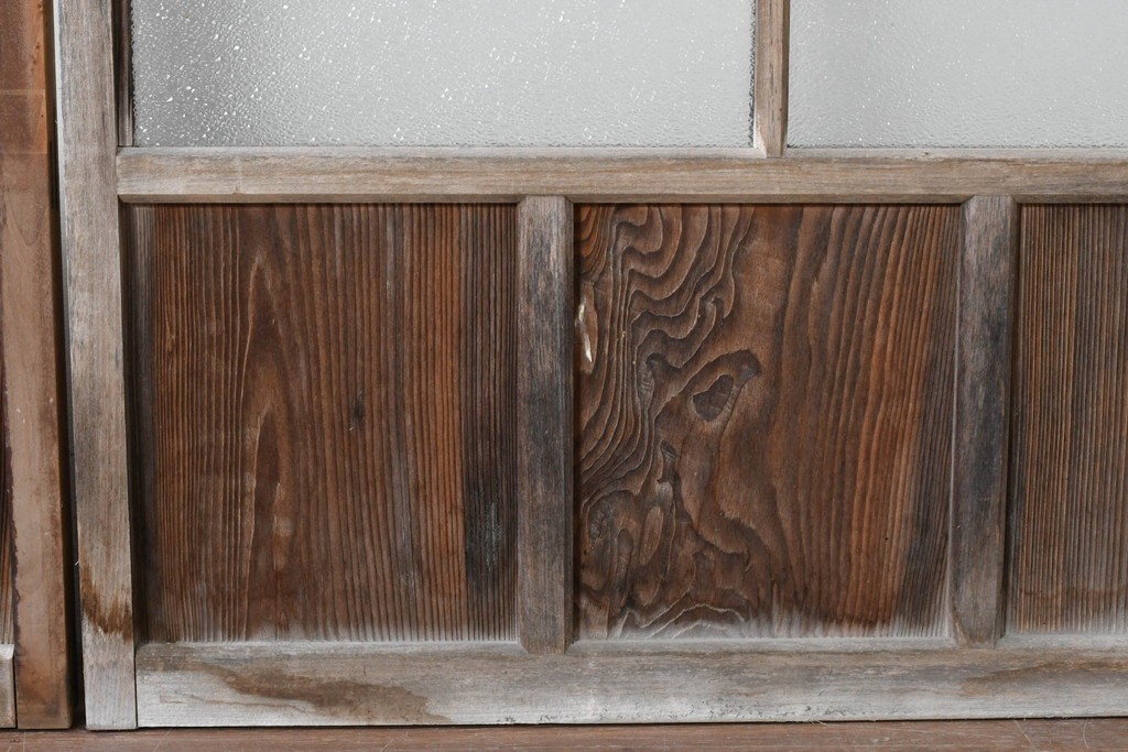 アンティーク建具　素朴な木味が魅力のガラス窓2枚セット　(R-085346)