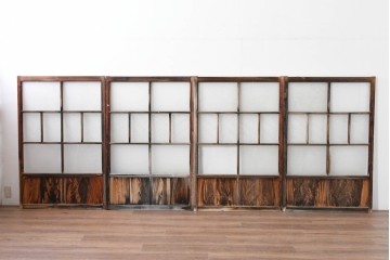 アンティーク建具　昭和初期　味わい深い木味のガラス窓4枚セット　(R-085347)