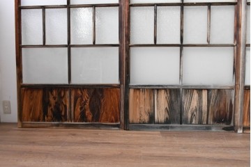 アンティーク建具　昭和初期　味わい深い木味のガラス窓4枚セット　(R-085347)