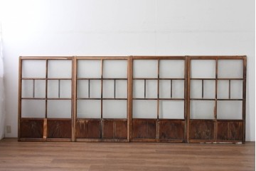 アンティーク建具　昭和初期　味わい深い木味のガラス窓4枚セット　(R-085347)