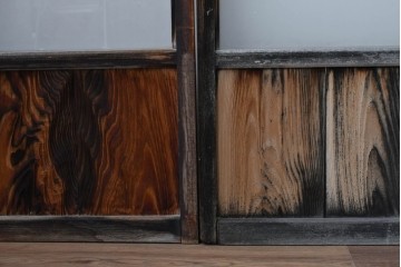 アンティーク建具　昭和初期　味わい深い木味のガラス窓4枚セット　(R-085347)