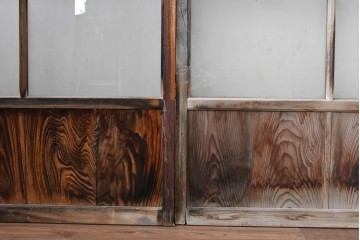 アンティーク建具　昭和初期　木味が風合い豊かなガラス窓4枚セット　(R-085348)