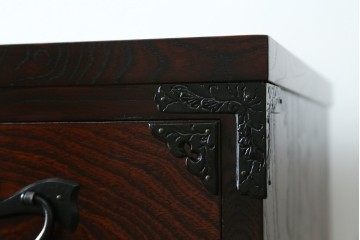 中古　超美品　岩谷堂箪笥　深みある色調と華やかな金具が引き立つ整理箪笥　(R-085351)