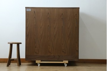 中古　超美品　岩谷堂箪笥　深みある色調と華やかな金具が引き立つ整理箪笥　(R-085351)