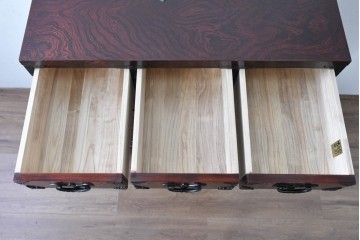 中古　超美品　岩谷堂箪笥　深みある色調と華やかな金具が引き立つ整理箪笥　(R-085351)