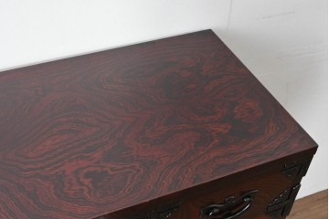 中古　超美品　岩谷堂箪笥　深みある色調と華やかな金具が引き立つ整理箪笥　(R-085351)