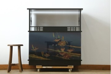 和製ヴィンテージ　美品　輪島塗り　優雅な草花蒔絵が目を引く飾り棚　(R-085352)