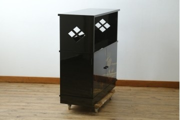 和製ヴィンテージ　美品　輪島塗り　優雅な草花蒔絵が目を引く飾り棚　(R-085352)
