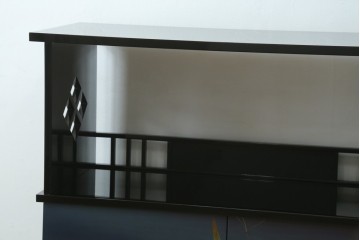 和製ヴィンテージ　美品　輪島塗り　優雅な草花蒔絵が目を引く飾り棚　(R-085352)