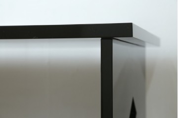 和製ヴィンテージ　美品　輪島塗り　優雅な草花蒔絵が目を引く飾り棚　(R-085352)