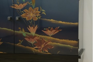 和製ヴィンテージ　美品　輪島塗り　優雅な草花蒔絵が目を引く飾り棚　(R-085352)