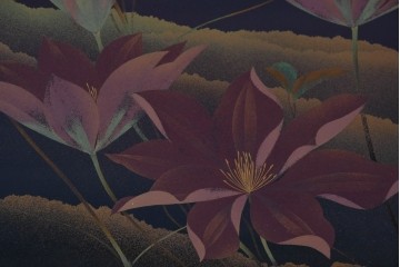 和製ヴィンテージ　美品　輪島塗り　優雅な草花蒔絵が目を引く飾り棚　(R-085352)