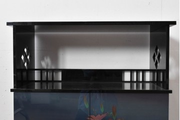 和製ヴィンテージ　美品　輪島塗り　優雅な草花蒔絵が目を引く飾り棚　(R-085352)