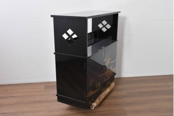 和製ヴィンテージ　美品　輪島塗り　優雅な草花蒔絵が目を引く飾り棚　(R-085352)