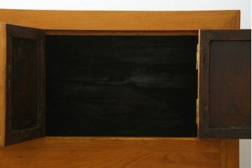 アジアンヴィンテージ　美品　ニレ材　オリエンタルな雰囲気漂うアンティーク調のサイドボード　(R-085353)