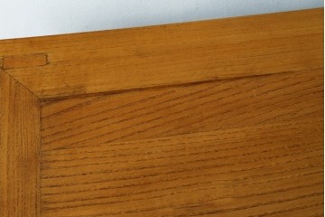 アジアンヴィンテージ　美品　ニレ材　オリエンタルな雰囲気漂うアンティーク調のサイドボード　(R-085353)
