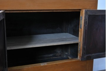 アジアンヴィンテージ　美品　ニレ材　オリエンタルな雰囲気漂うアンティーク調のサイドボード　(R-085353)