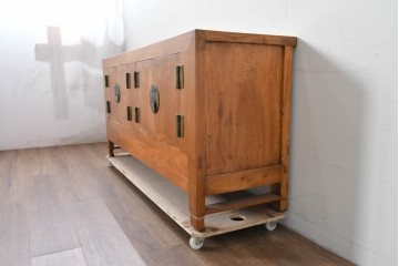 アジアンヴィンテージ　美品　ニレ材　オリエンタルな雰囲気漂うアンティーク調のサイドボード　(R-085353)