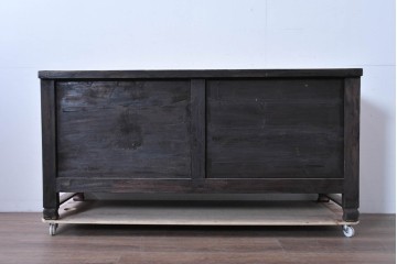 アジアンヴィンテージ　美品　ニレ材　オリエンタルな雰囲気漂うアンティーク調のサイドボード　(R-085353)