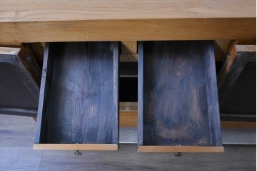 アジアンヴィンテージ　美品　ニレ材　オリエンタルな雰囲気漂うアンティーク調のサイドボード　(R-085353)