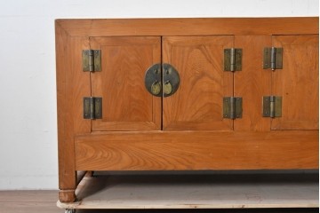 アジアンヴィンテージ　美品　ニレ材　オリエンタルな雰囲気漂うアンティーク調のサイドボード　(R-085353)