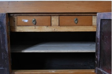 アジアンヴィンテージ　美品　ニレ材　オリエンタルな雰囲気漂うアンティーク調のサイドボード　(R-085353)