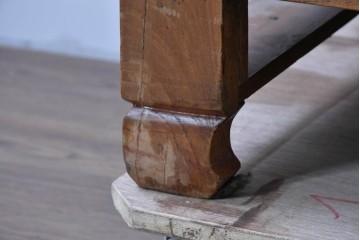 アジアンヴィンテージ　美品　ニレ材　オリエンタルな雰囲気漂うアンティーク調のサイドボード　(R-085353)