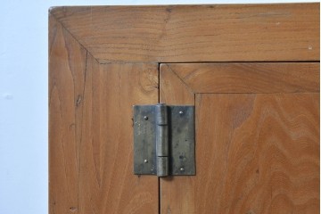 アジアンヴィンテージ　美品　ニレ材　オリエンタルな雰囲気漂うアンティーク調のサイドボード　(R-085353)