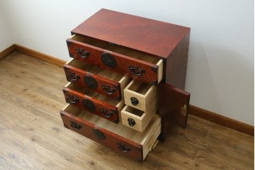中古　美品　岩谷堂箪笥　迫力ある木目と重厚な金具が映える小箪笥　(R-085354)