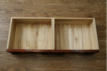 中古　美品　岩谷堂箪笥　迫力ある木目と重厚な金具が映える小箪笥　(R-085354)