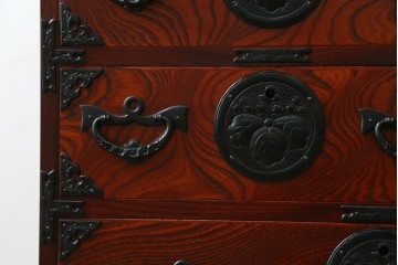 中古　美品　岩谷堂箪笥　迫力ある木目と重厚な金具が映える小箪笥　(R-085354)