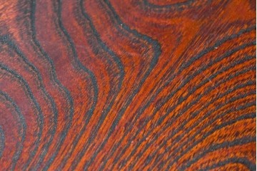 中古　美品　岩谷堂箪笥　迫力ある木目と重厚な金具が映える小箪笥　(R-085354)