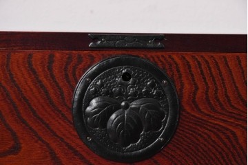中古　美品　岩谷堂箪笥　迫力ある木目と重厚な金具が映える小箪笥　(R-085354)